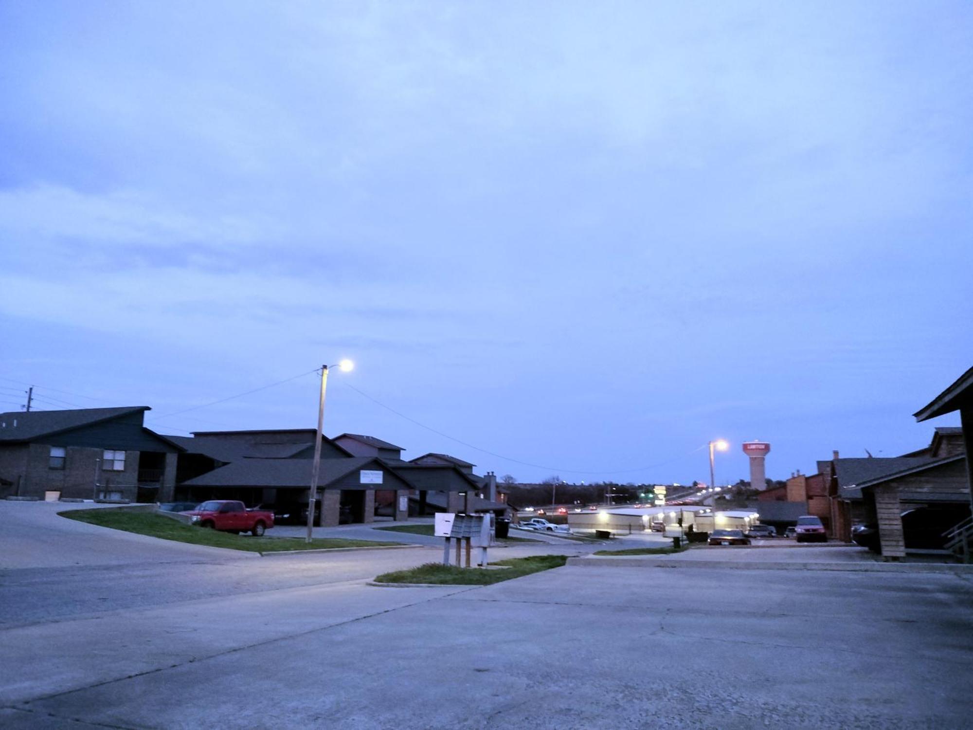 Golden Sunflower'S Apt B1 Lawton Exterior foto