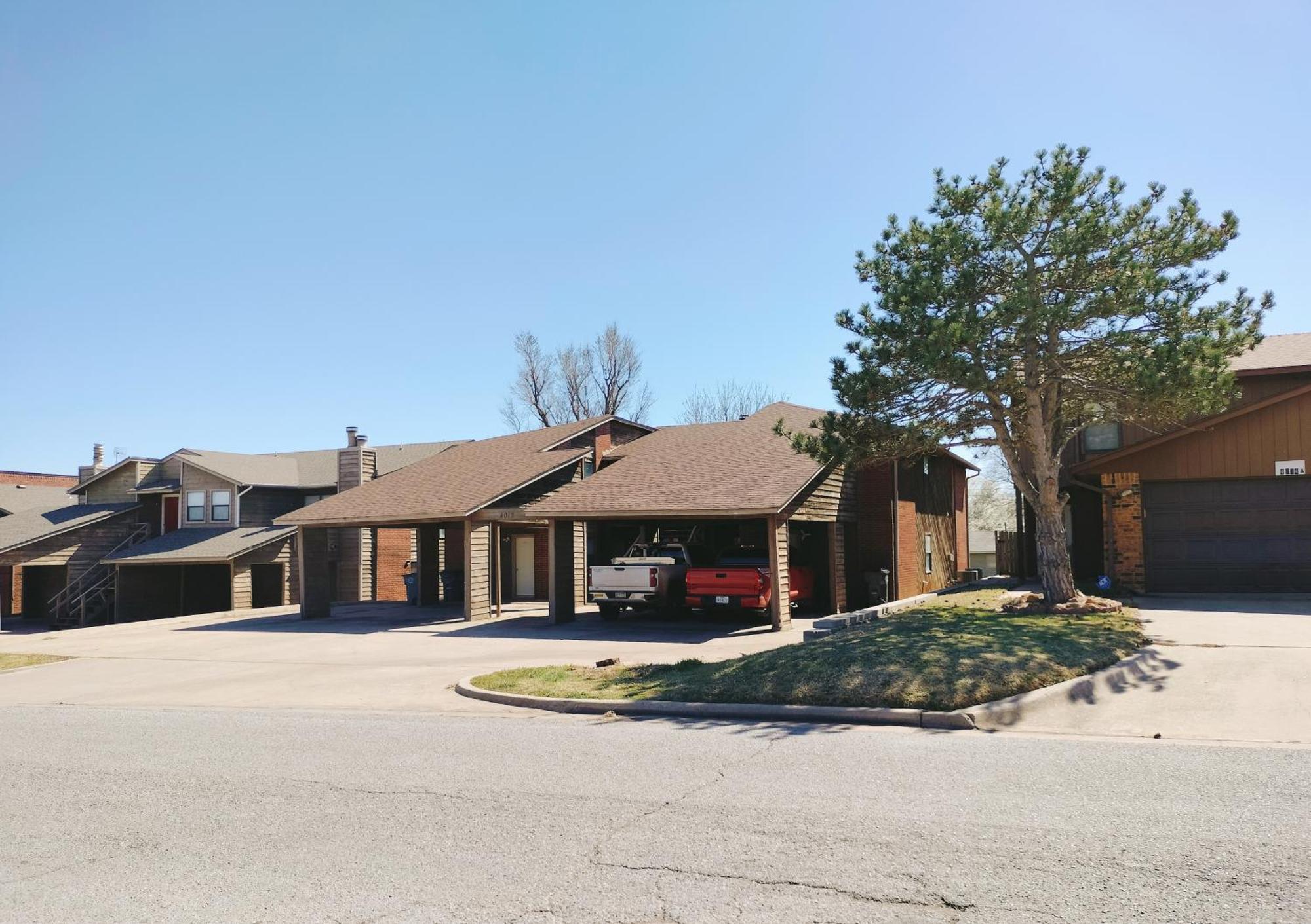 Golden Sunflower'S Apt B1 Lawton Exterior foto